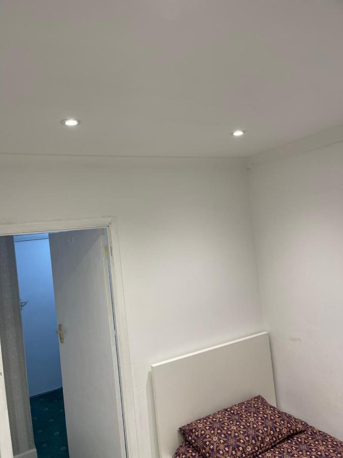 Single Room Canvey Island Extérieur photo